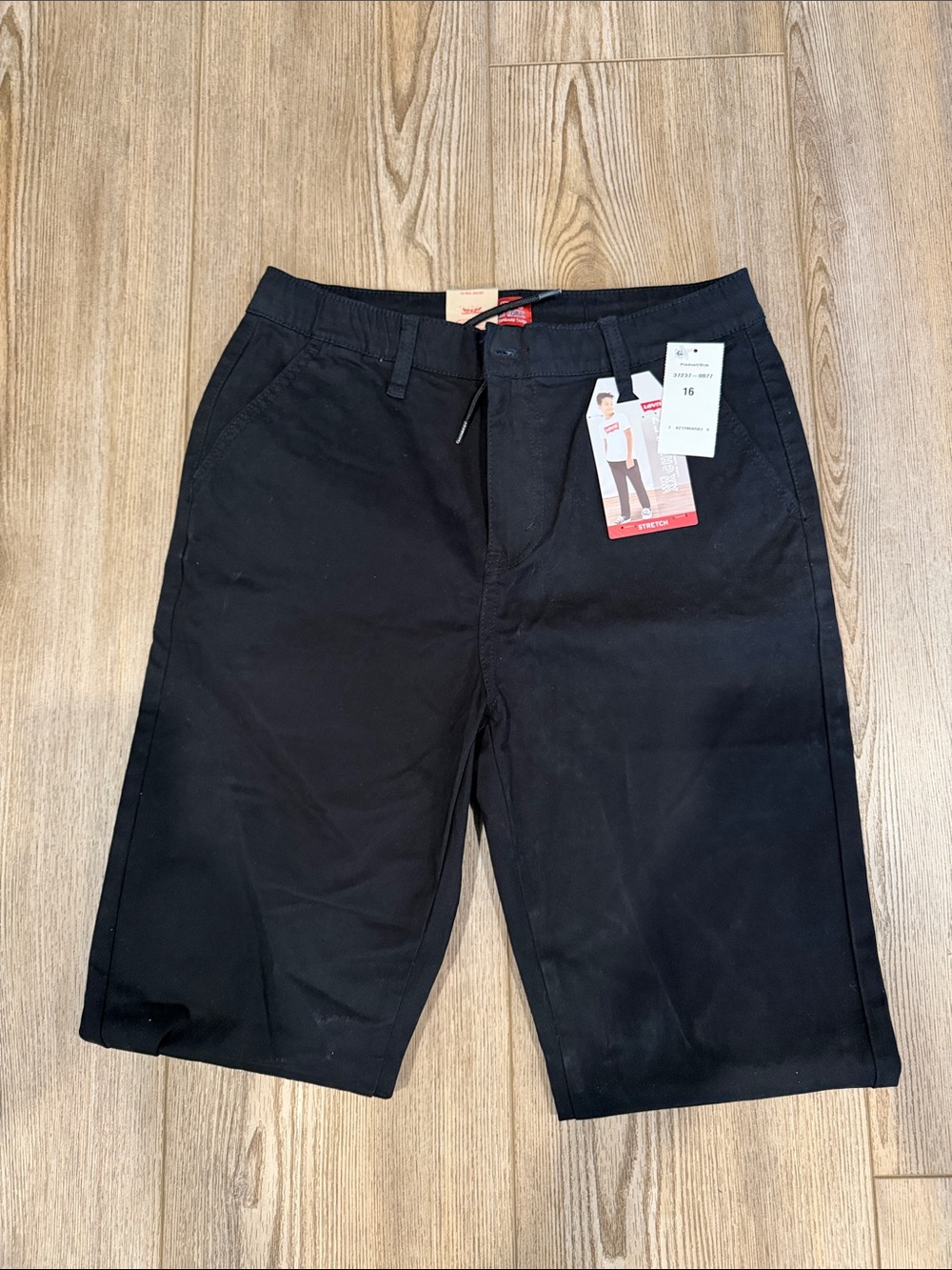 Levi's Men's Black Flat-Front Chino Shorts